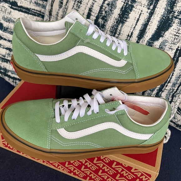 Vans Men’s Old Skool Gum Basil/True White Sneakers - Picture 11 of 16